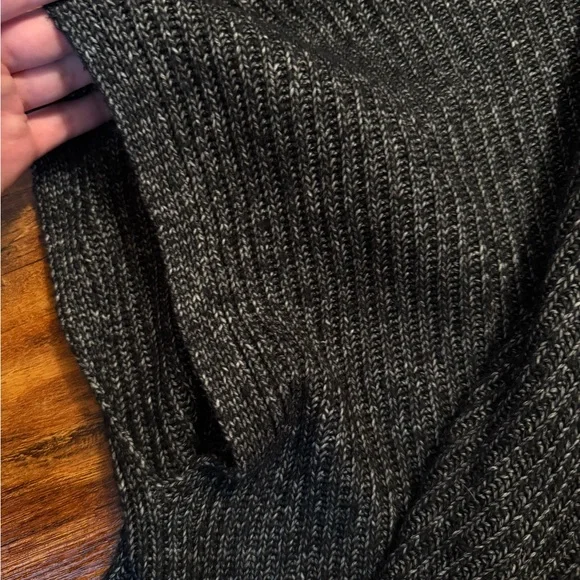 American Eagle Outfitters Black and Gray Knit Poncho/Shrug - Picture 8 of 10